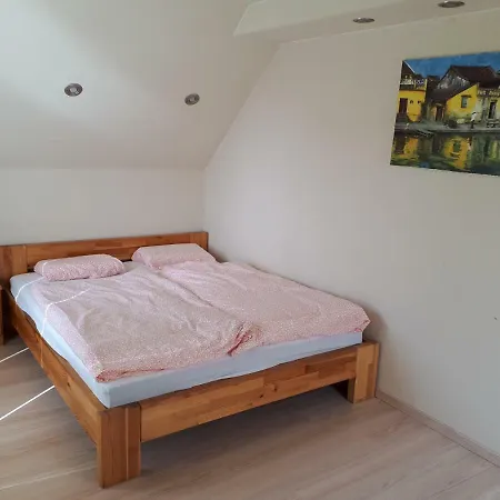 Utulny V 15 Apartman Pozsony